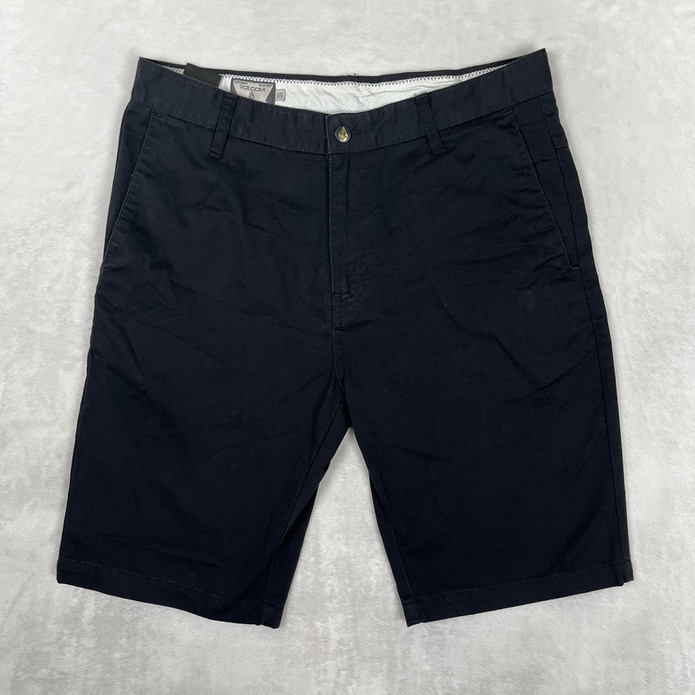 Volcom Shorts Mens 32 Black Chino 10 Inseam Flat Front Casual Pockets Logo